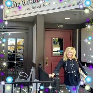 Meet your Posher, Maxine